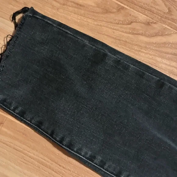 Black Distressed Women's Jeans - Picture 4 of 9